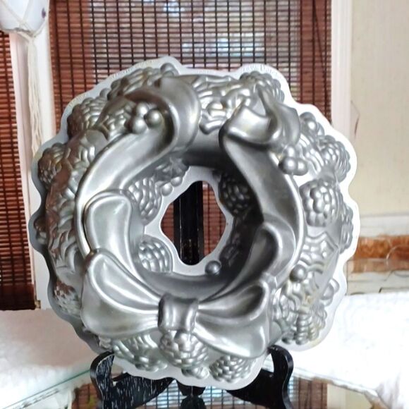 Nortic  Holiday‎ Wreath Christmas 9Cups New - Picture 1 of 9